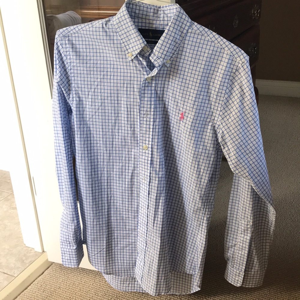 Barely worn Polo button down. Slim fit!